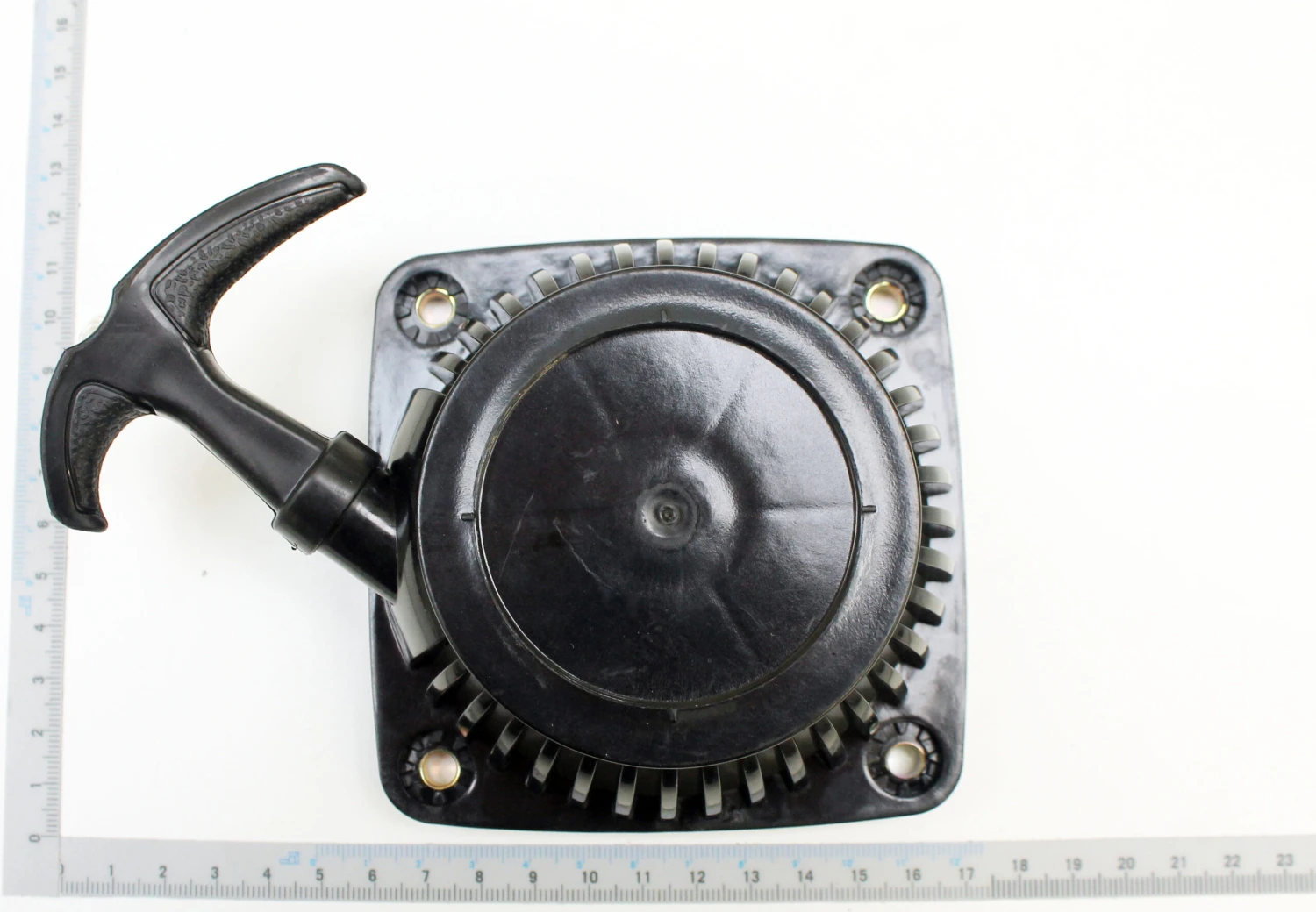 SCHEPPACH - Lanceur Manuel Pour Débroussailleuse Et Outil De Jardin Multifonctions 1 SCHEPPACH - Lanceur Manuel Pour Débroussailleuse Et Outil De Jardin Multifonctions